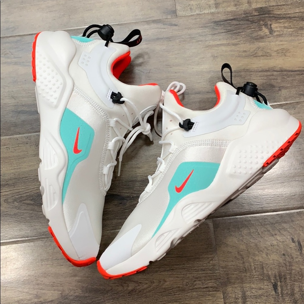 NIKE W AIR HUARACHE CITY MOVE